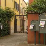 Il mistero dei volantini islamici a Mestre: chi si nasconde dietro l'invito a convertirsi?