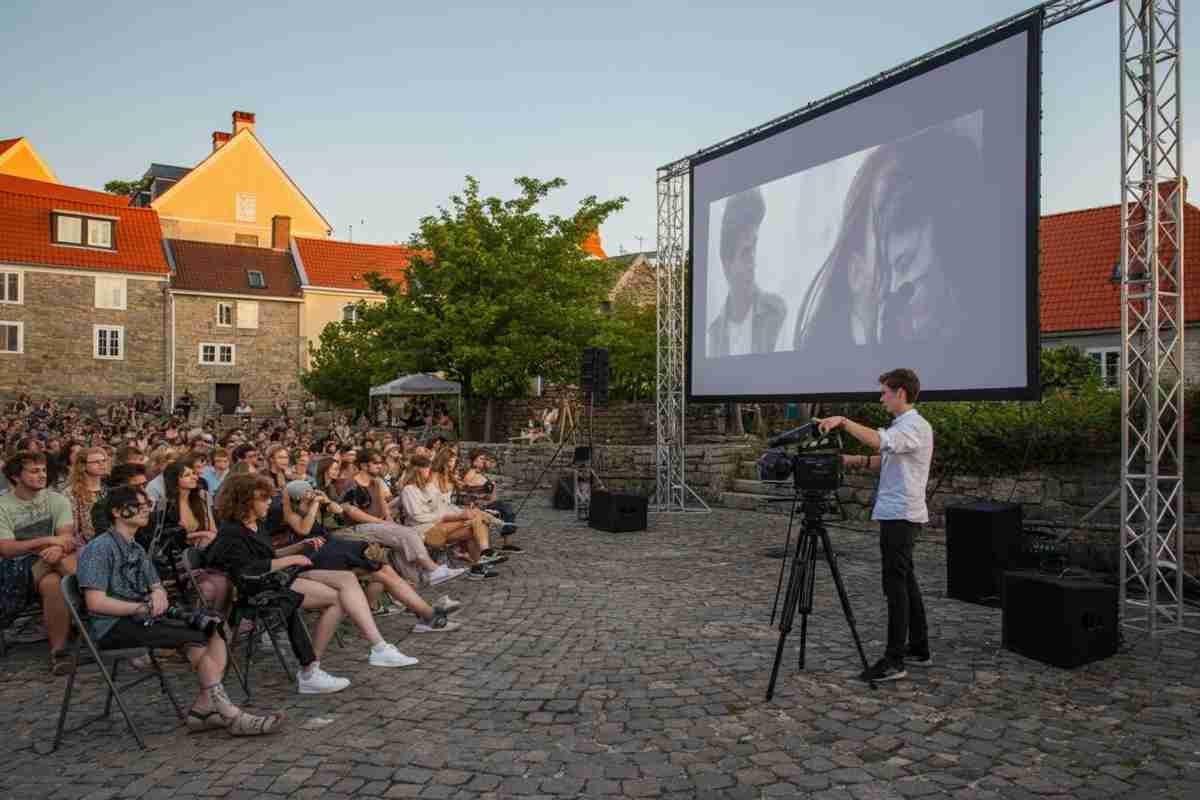 Jim Sheridan alla guida dell'Ischia Film Contest: un nuovo capitolo per il festival