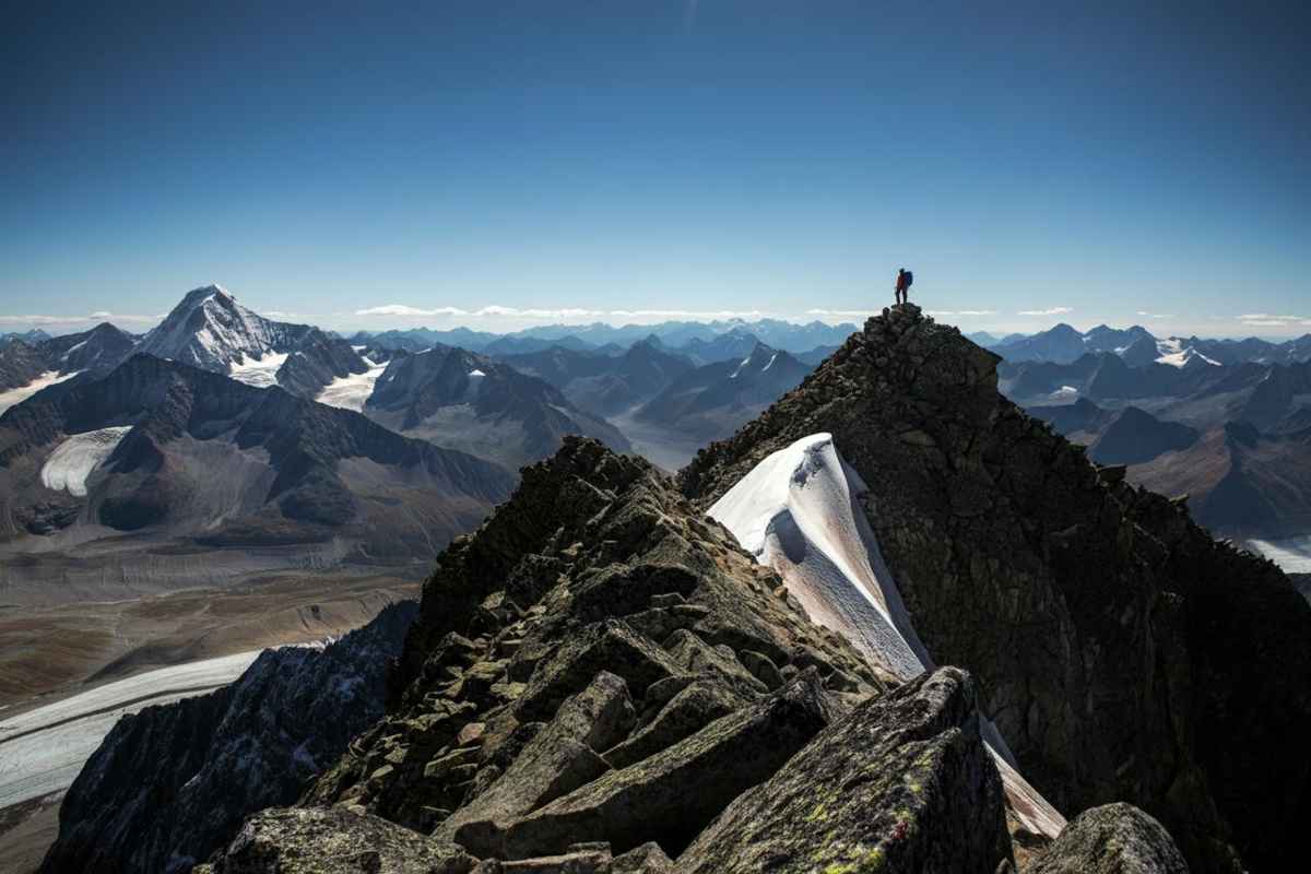 Simone Moro: l'alpinismo si trasforma in un'esperienza turistica di massa