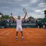 Sinner trionfa su Djokovic: la finale con Alcaraz è realtà al Roland Garros