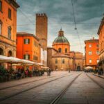 Tragedia a Bologna: due uomini trovati morti in un accoltellamento a piazza dell’Unità
