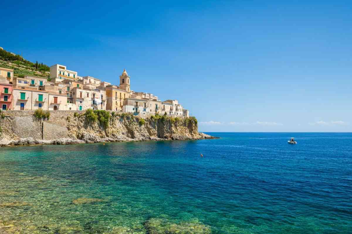 Barbareschi racconta la sua favola politica: l'Italia in vendita