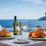 Pranzo da incubo a Ponza: 923 euro per pasta all'aragosta e vino bianco, la difesa del ristoratore