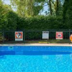 Tragedia a Salerno: bambino di 7 anni perde la vita in piscina sotto gli occhi della madre