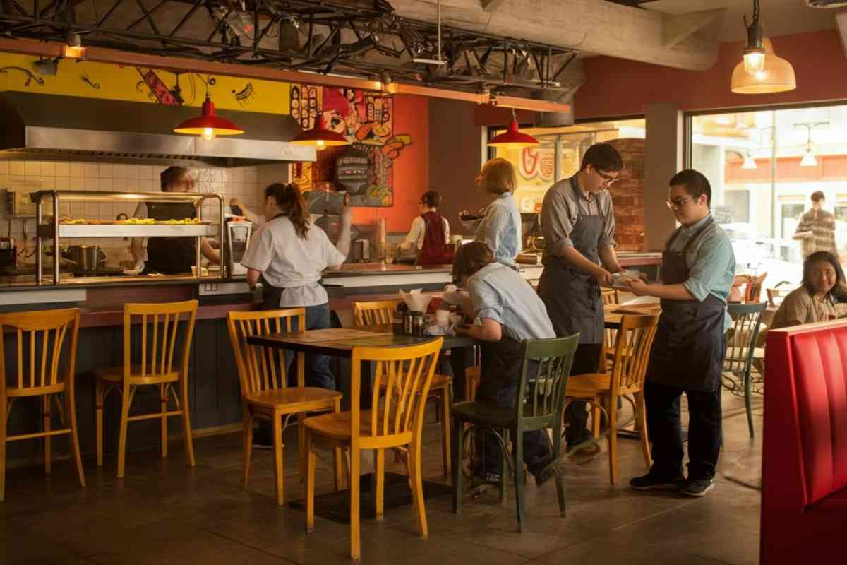 PizzAut, la scuola invita i 50 professori a pranzo dopo il controverso episodio