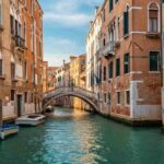 Shakira condannata a un anno, ma libera: il mistero della regina delle borseggiatrici di Venezia